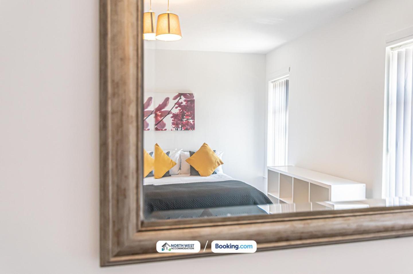 Modern 3Br House In Ince Ideal For Contractors & Long Stays วีแกน ภายนอก รูปภาพ